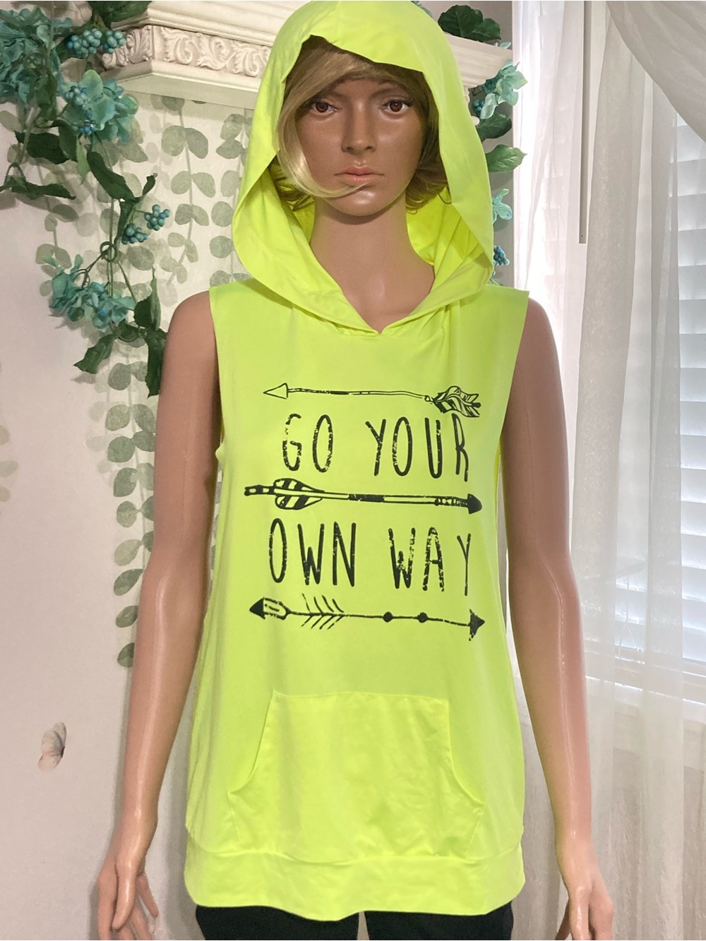 Sz L Inspired Hearts Neon Yellow Sleeveless Hoodie Tank